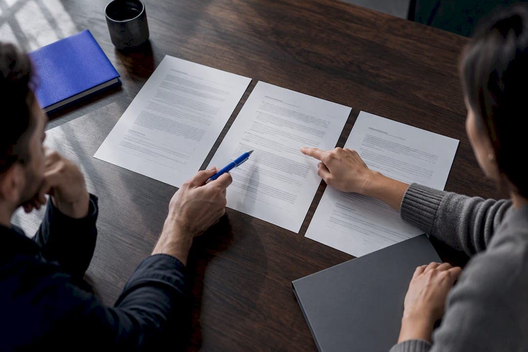 Enforce milestones in contracts: sample clauses for freelance developers